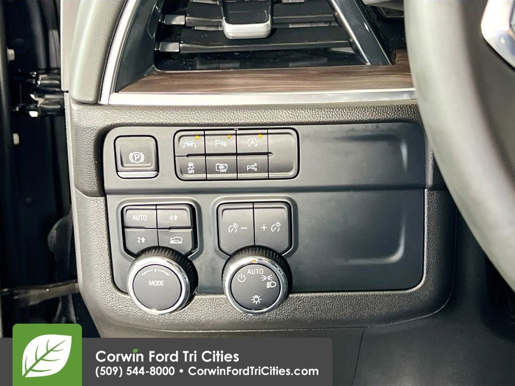 Used 2025 Chevrolet Suburban LT image 21