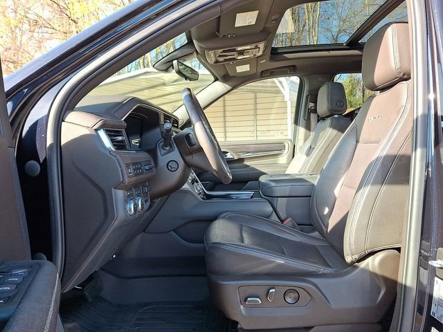Used 2022 GMC Yukon Denali w/ Denali Premium Package AWD/4WD image 13