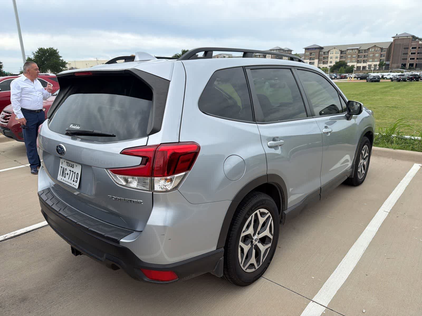 Used 2023 Subaru Forester Premium w/ Popular Package #2 AWD/4WD image 4
