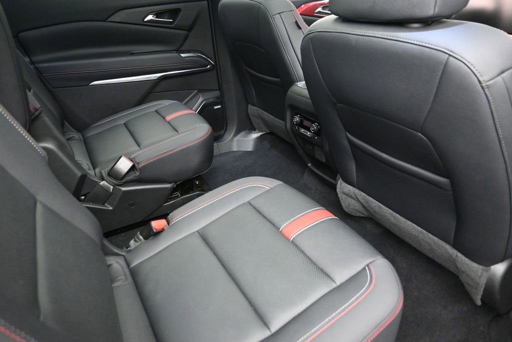 Used 2025 Chevrolet Traverse RS AWD/4WD image 10