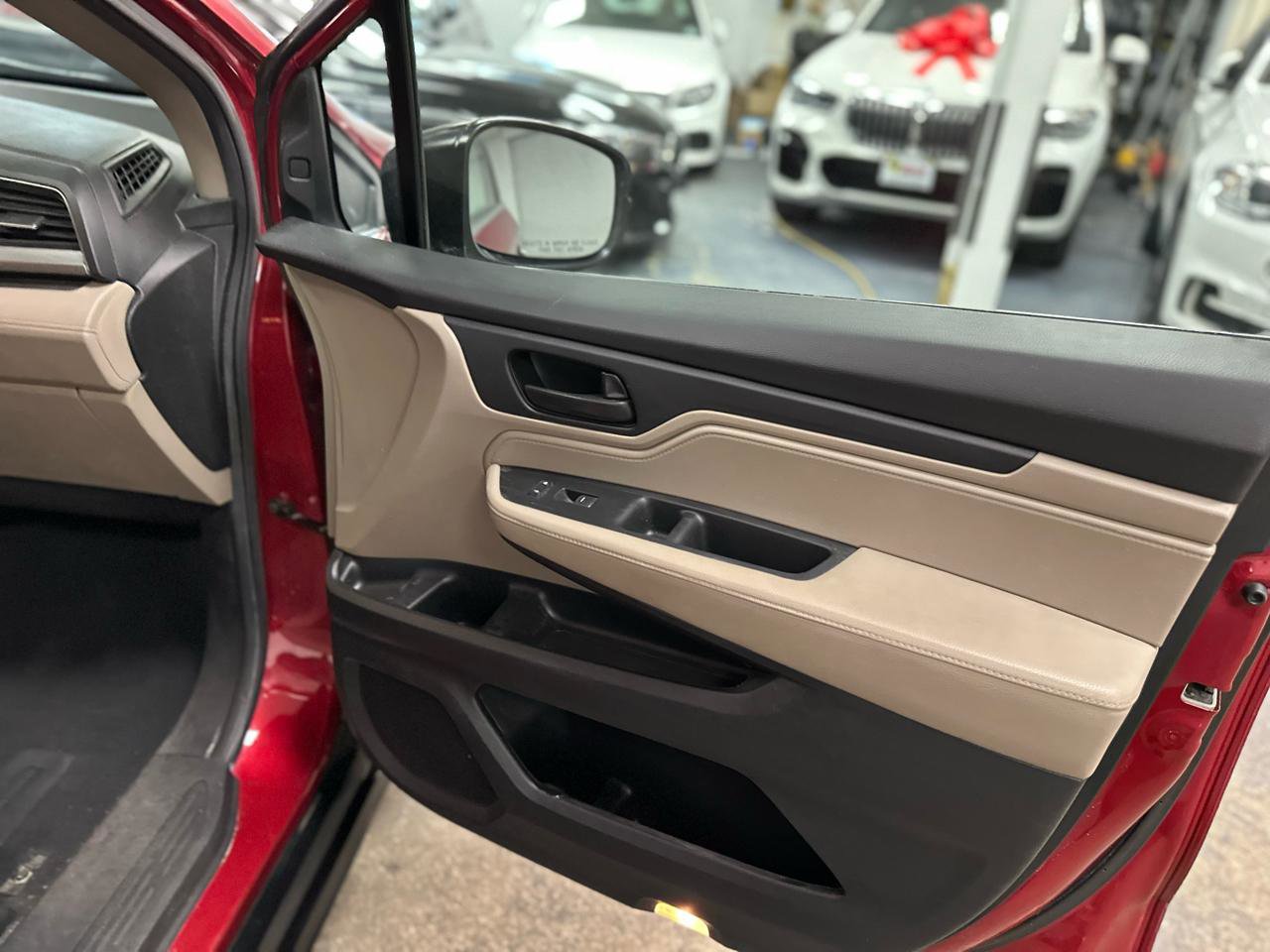 Used 2022 Honda Odyssey EX image 25