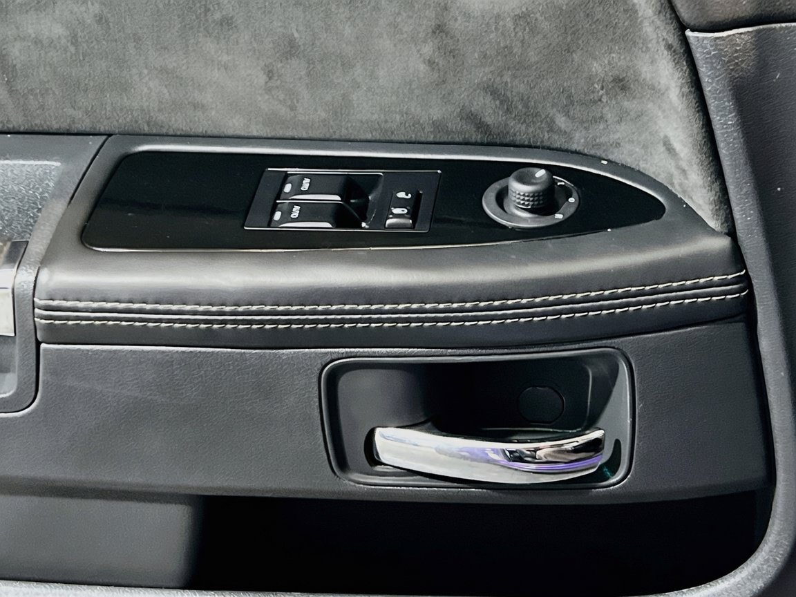 Used 2014 Dodge Challenger SRT8 RWD image 12