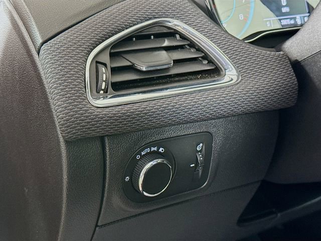 Used 2017 Chevrolet Cruze LT w/ Convenience Package image 11