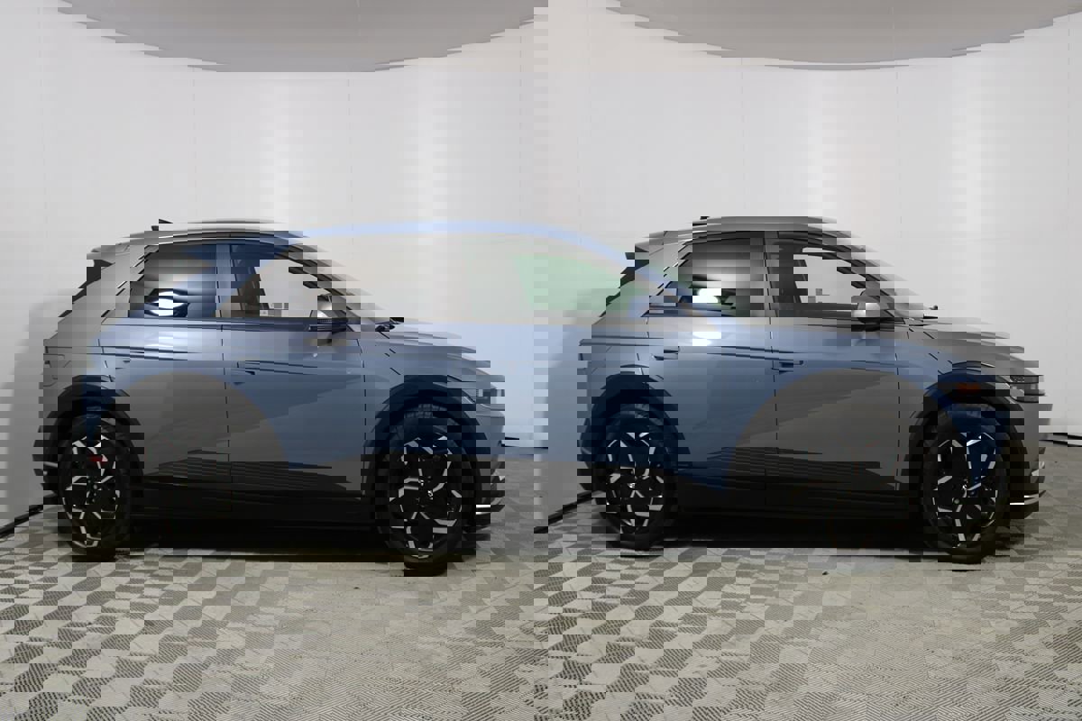 Used 2024 Hyundai Ioniq 5 SEL image 14