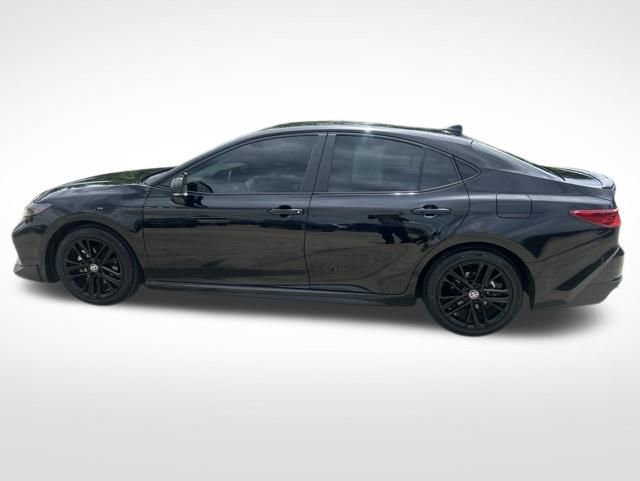 Used 2025 Toyota Camry SE FWD image 6