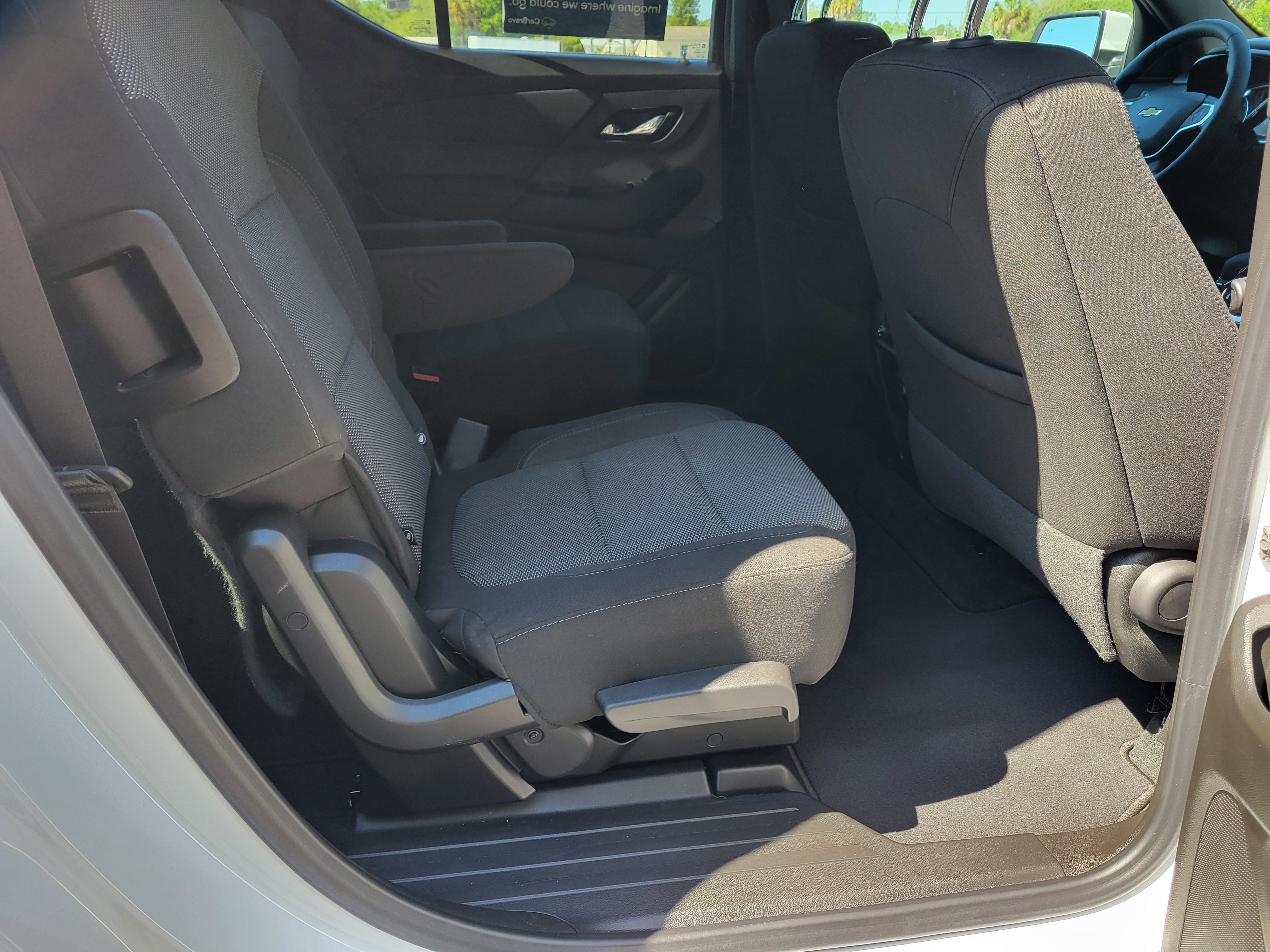 Used 2023 Chevrolet Traverse LT FWD image 32