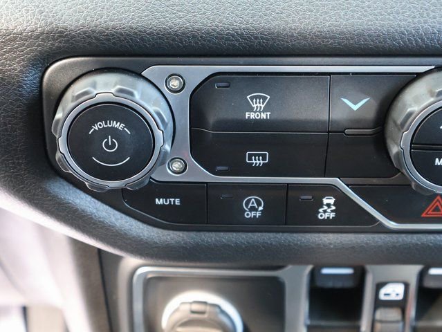 Used 2025 Jeep Gladiator Sport image 29