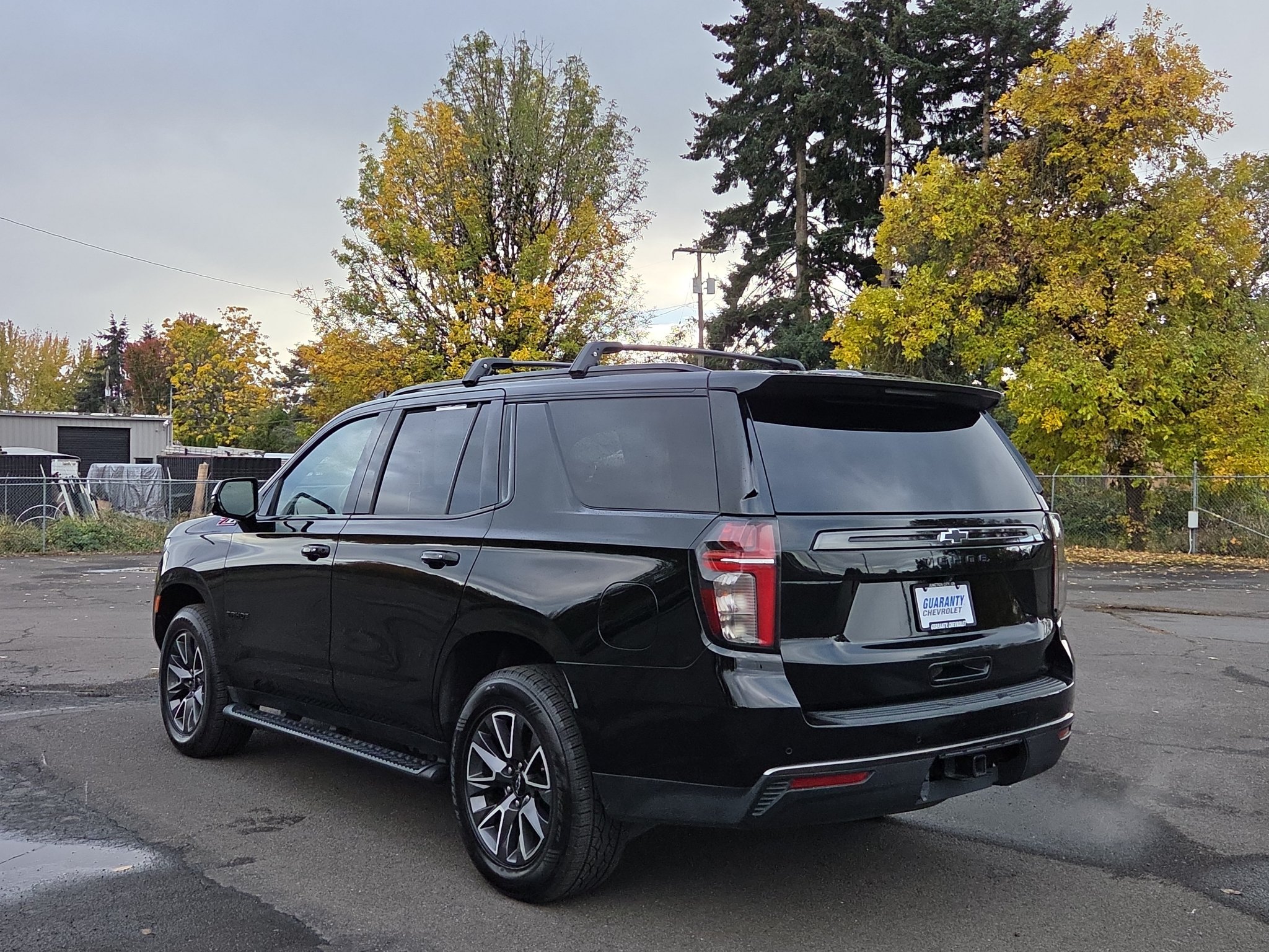 Used 2022 Chevrolet Tahoe Z71 w/ Luxury Package AWD/4WD image 8