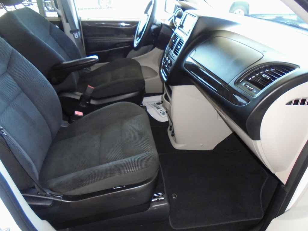 Used 2020 Dodge Grand Caravan SE w/ UConnect Hands-Free Group FWD image 8