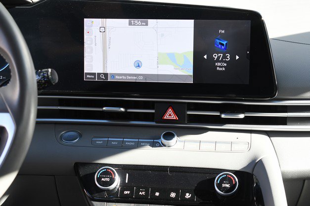 Used 2023 Hyundai Elantra SEL w/ Convenience Package image 19