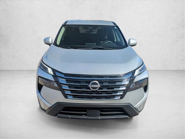 Used 2024 Nissan Rogue SV FWD image 2