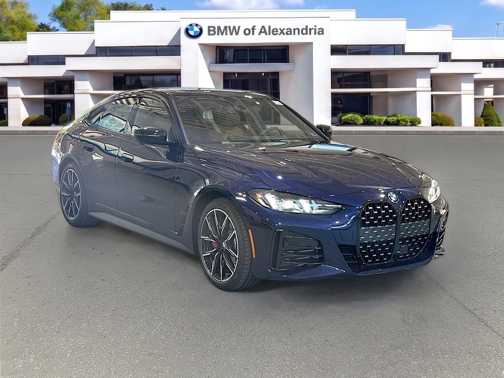 New 2026 BMW 430i xDrive w/ M Sport Package AWD/4WD image 3