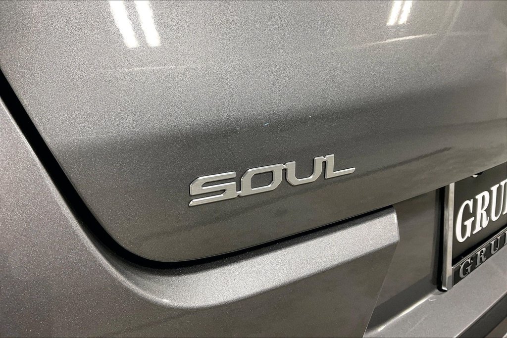 Used 2025 Kia Soul LX w/ LX Technology Package FWD image 37