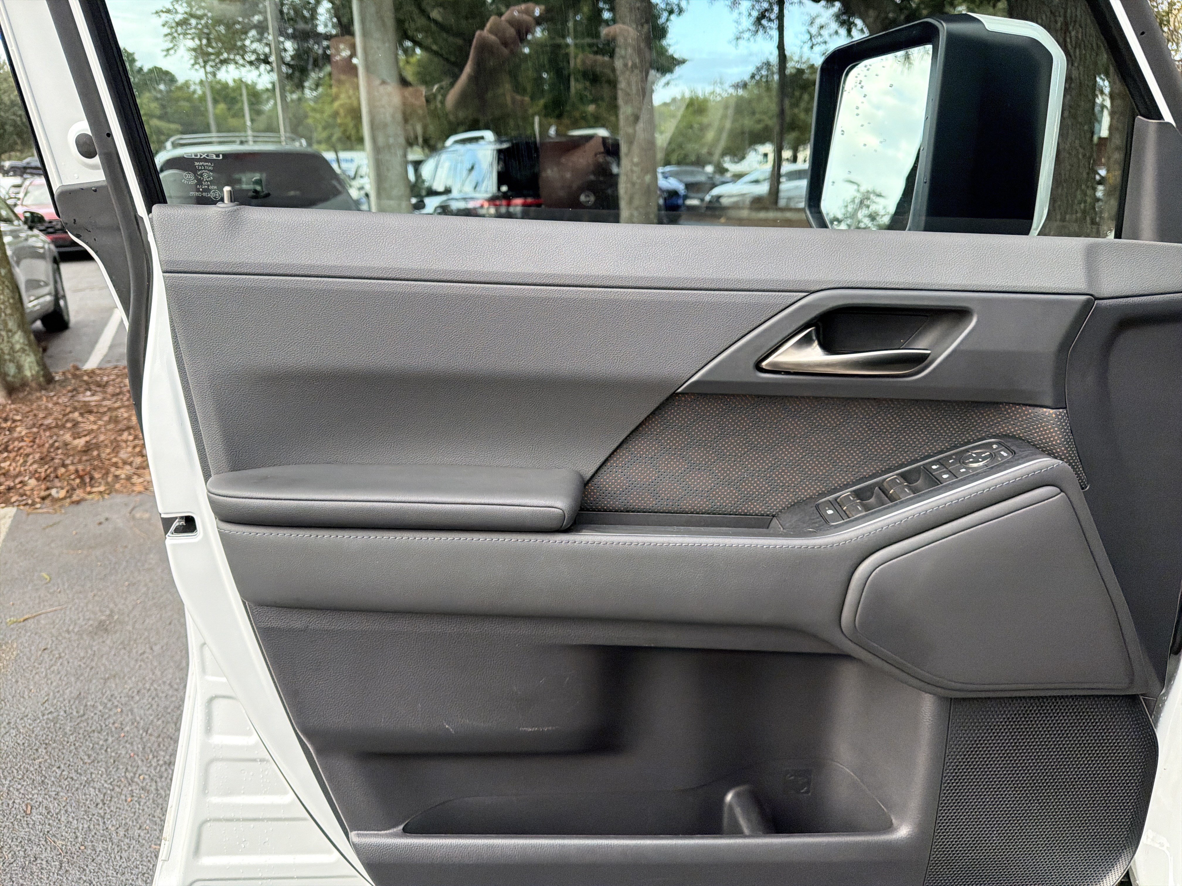 Certified 2024 Lexus GX 550 w/ Accessory Package (Z1) AWD/4WD image 13