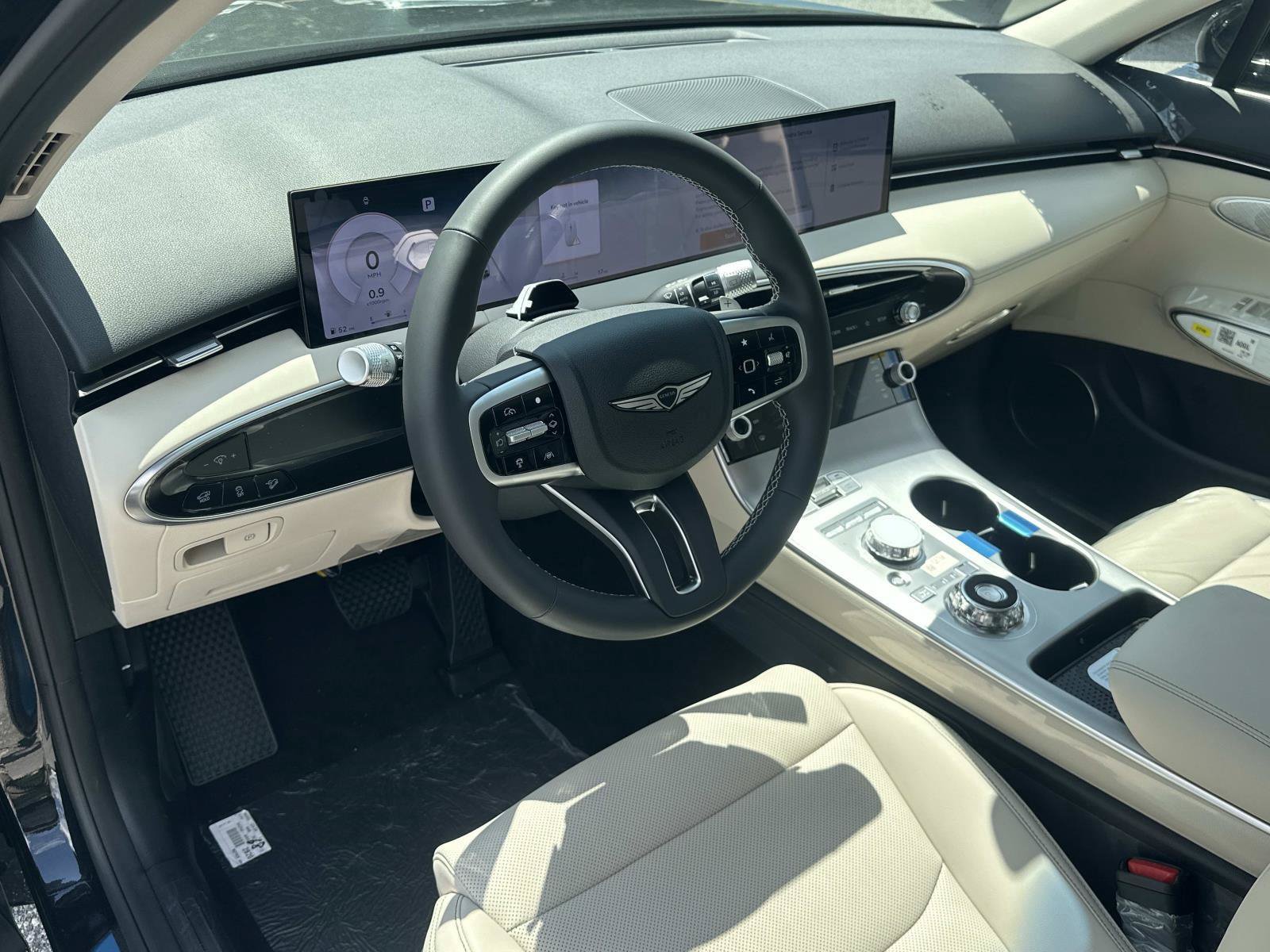 New 2027 Genesis GV70 2.5T Select AWD/4WD image 10