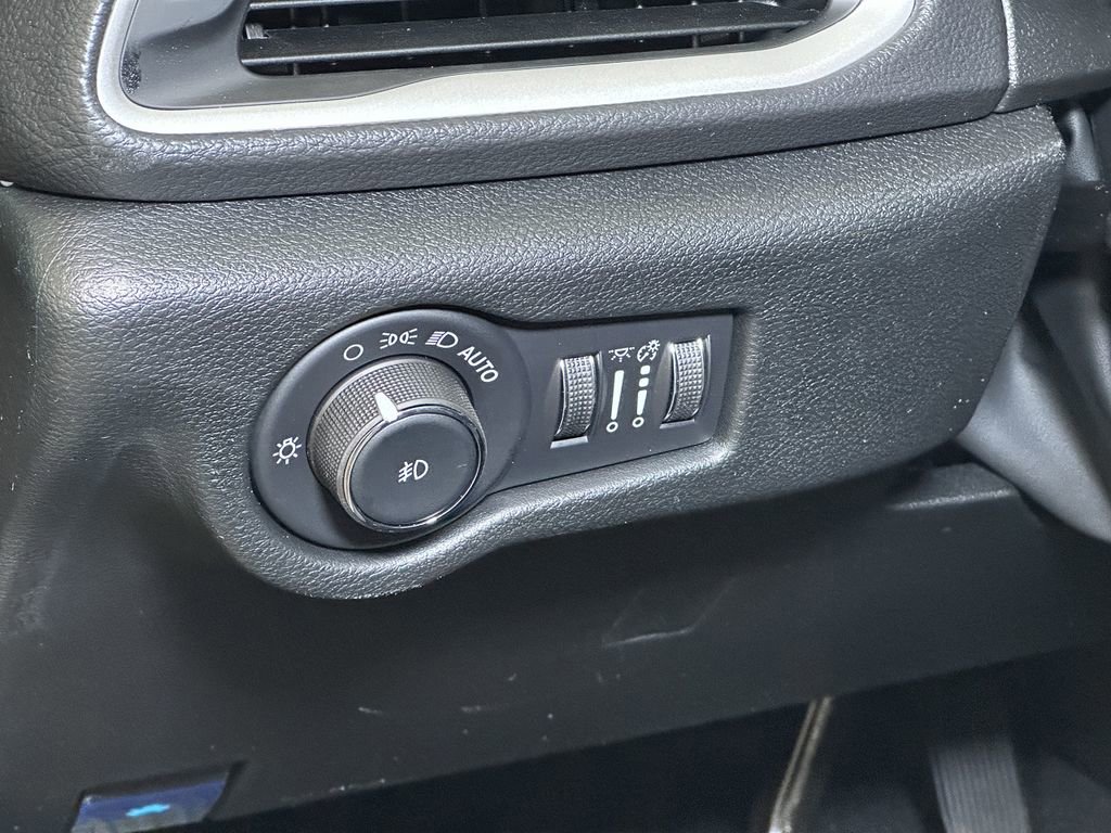 New 2026 Chrysler Pacifica Select AWD/4WD image 22