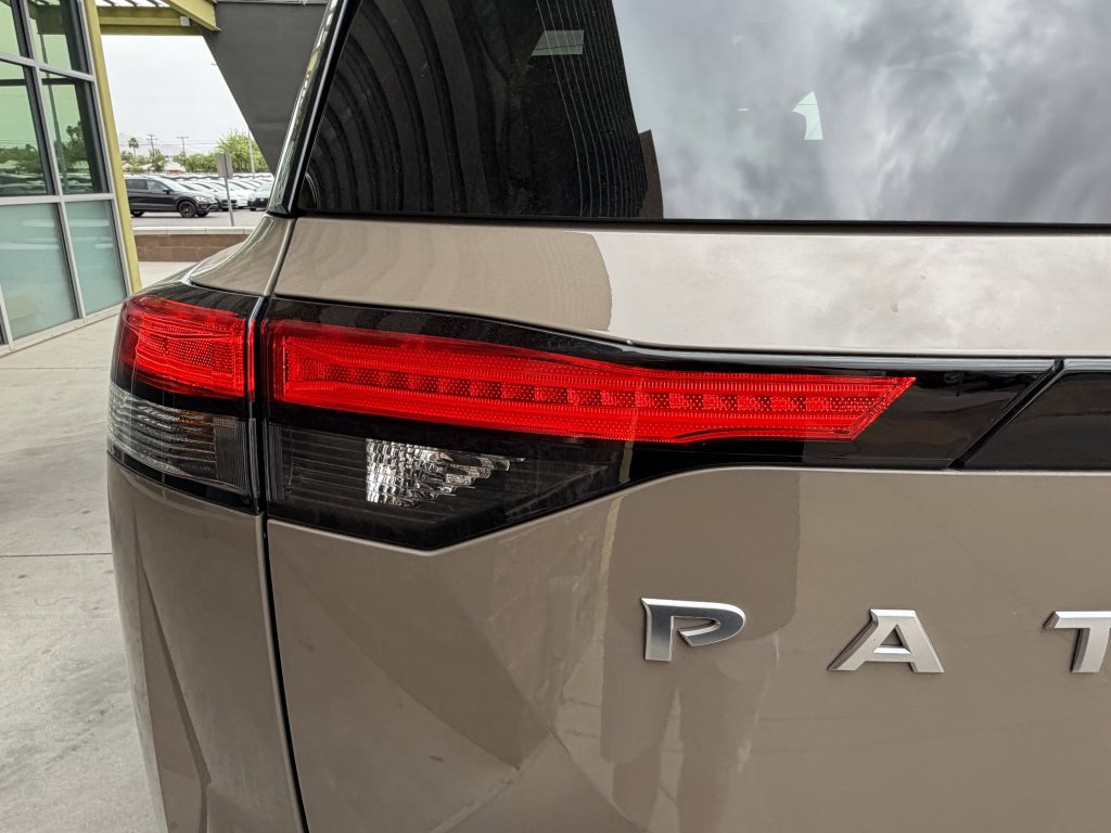 Used 2024 Nissan Pathfinder Platinum w/ Cargo Package image 14