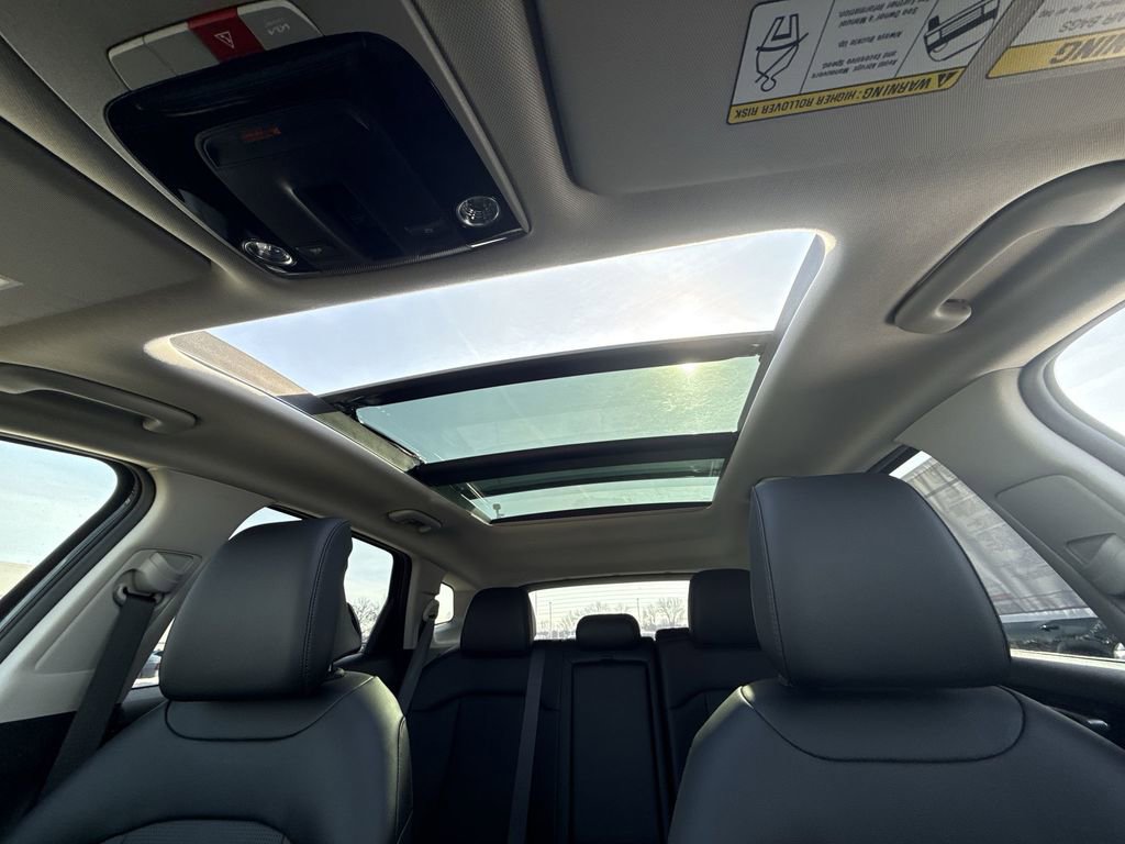 New 2026 Kia Sportage EX w/ EX Panorama Roof Package image 16