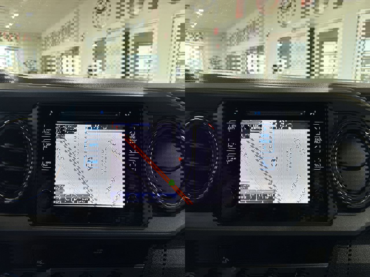 Certified 2019 Toyota Tacoma TRD Off-Road w/ Technology Package image 17