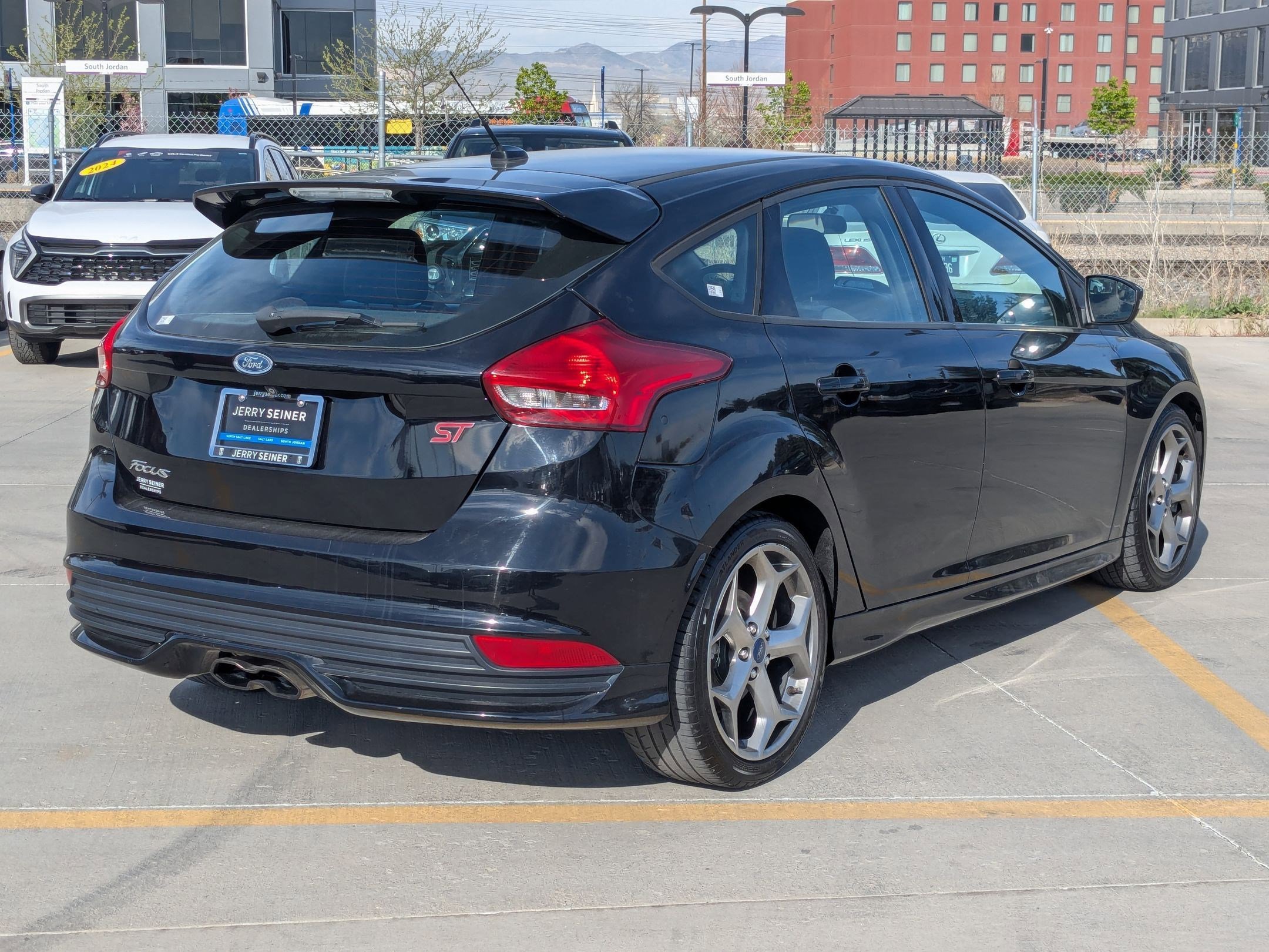 Used 2017 Ford Focus ST image 5