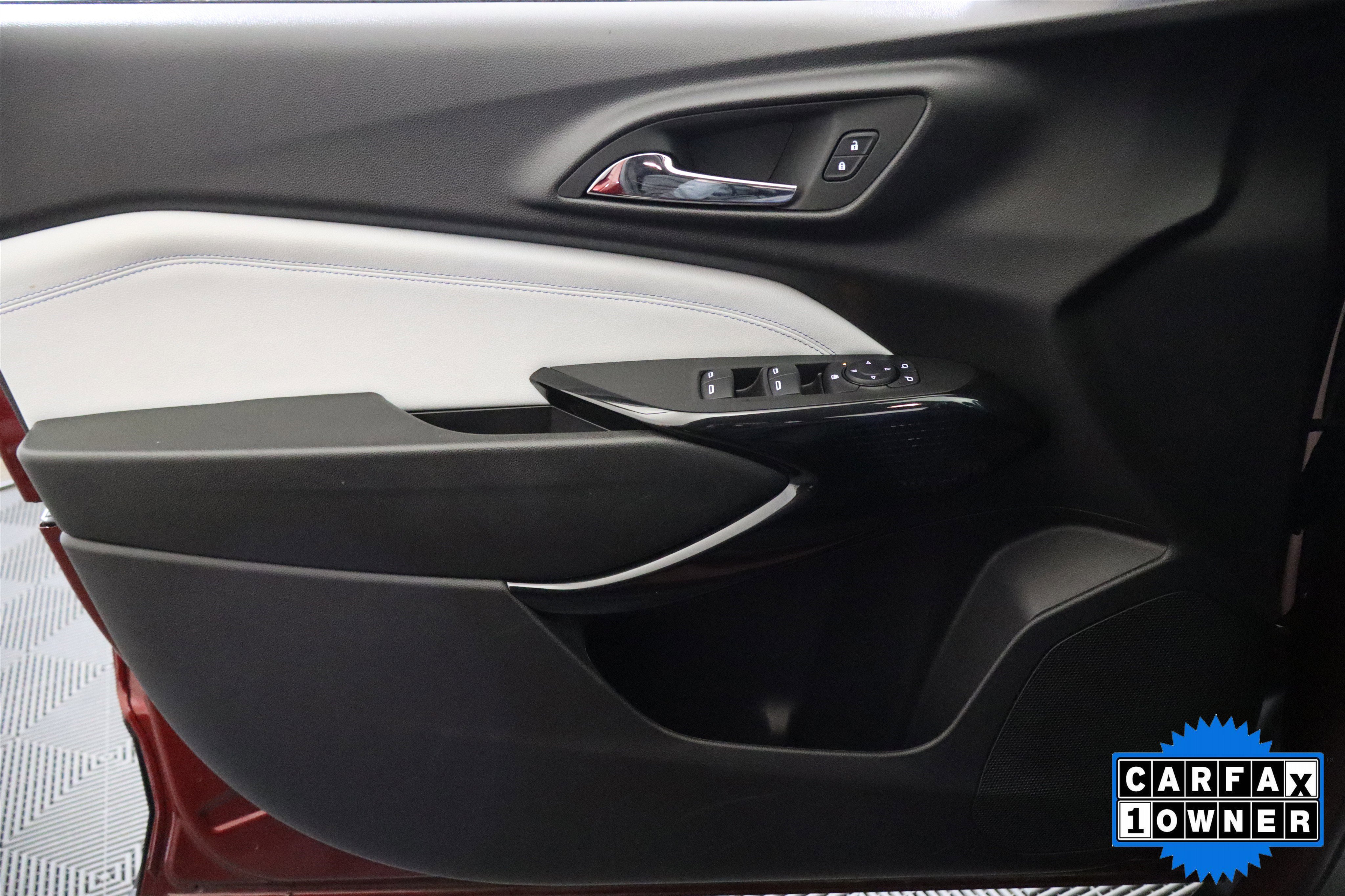 Used 2025 Chevrolet Trax LT image 34