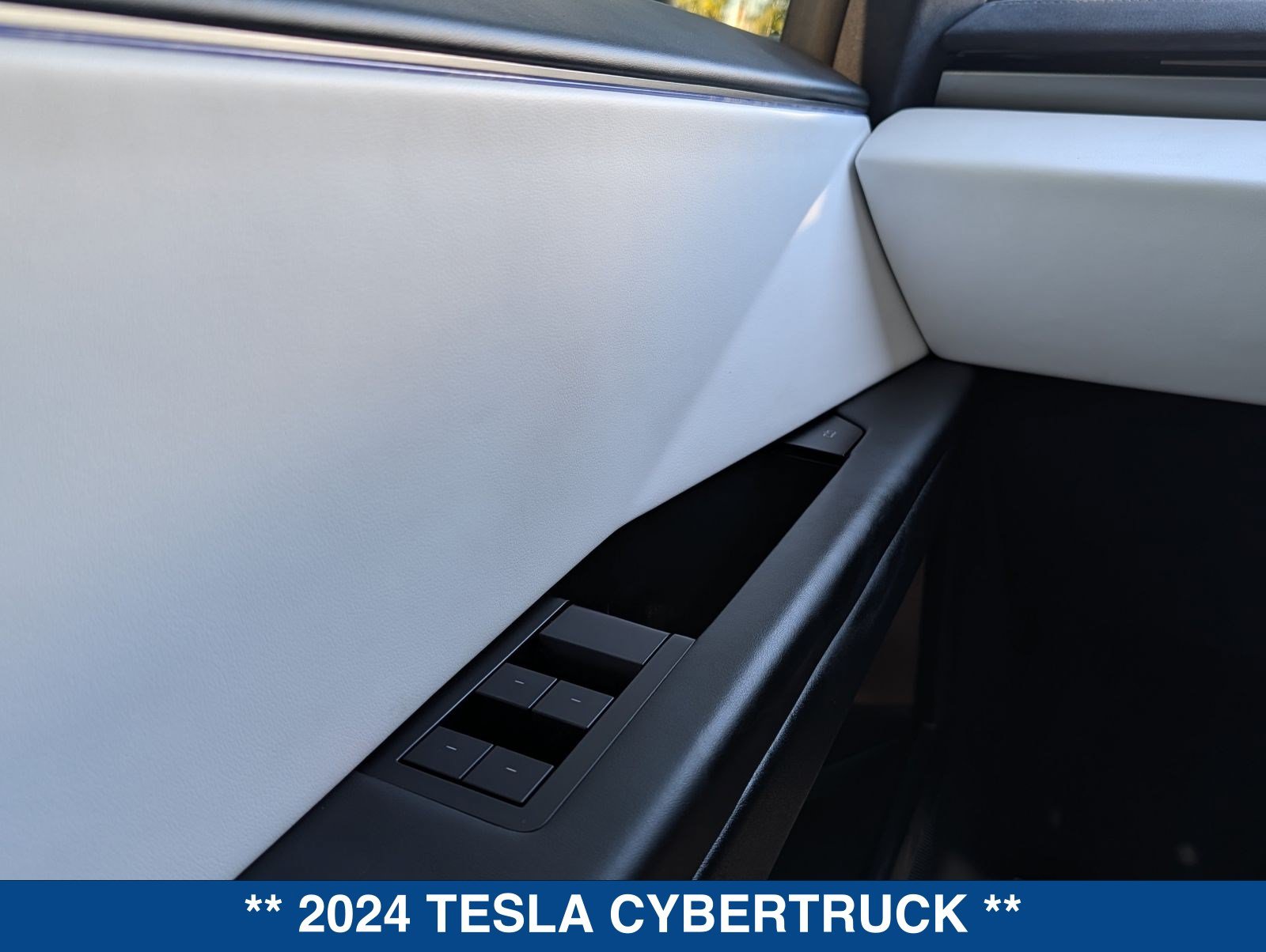 Used 2024 Tesla Cybertruck Cyberbeast AWD/4WD image 40