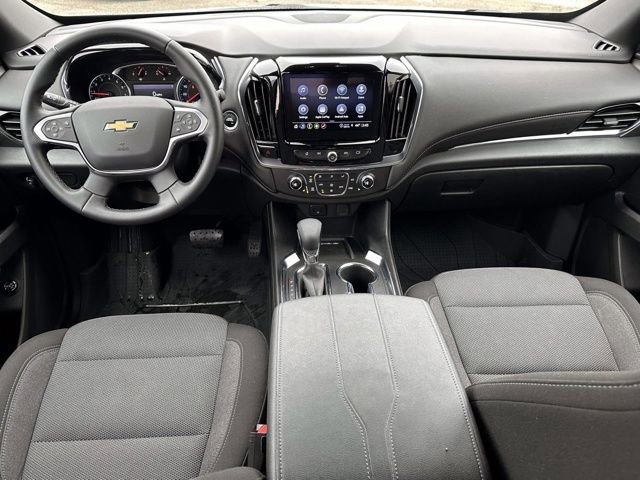 Used 2023 Chevrolet Traverse LT FWD image 2