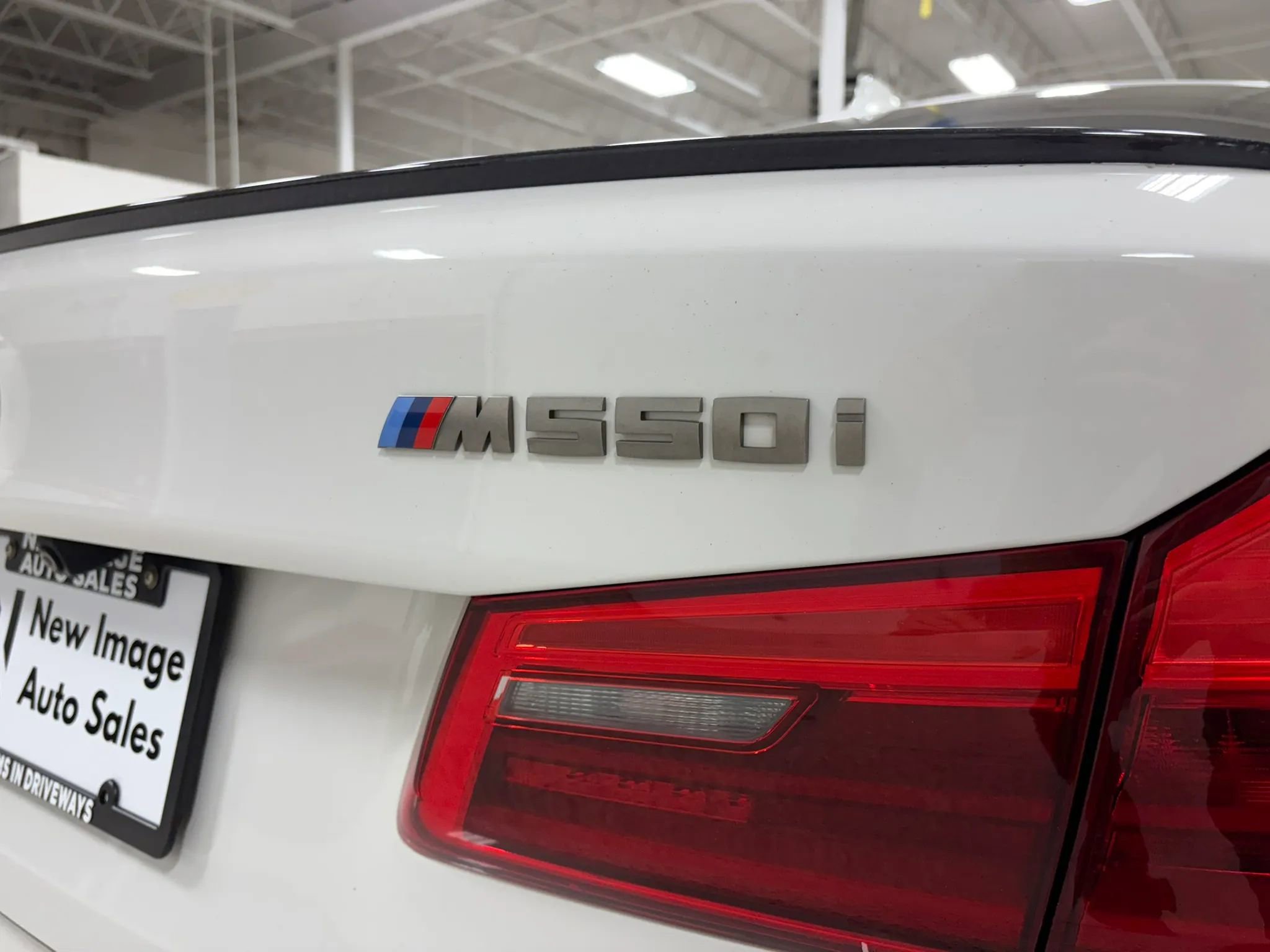 Used 2018 BMW M550i xDrive AWD/4WD image 18
