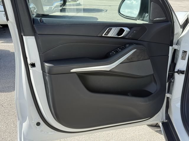 Used 2024 BMW X5 sDrive40i w/ Premium Package RWD image 31