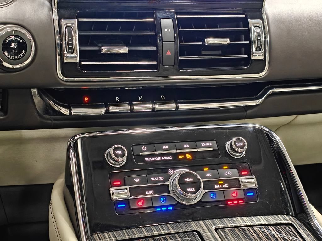 Used 2019 Lincoln Navigator Black Label w/ Cargo Package AWD/4WD image 11