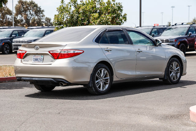 Used 2017 Toyota Camry SE FWD image 5