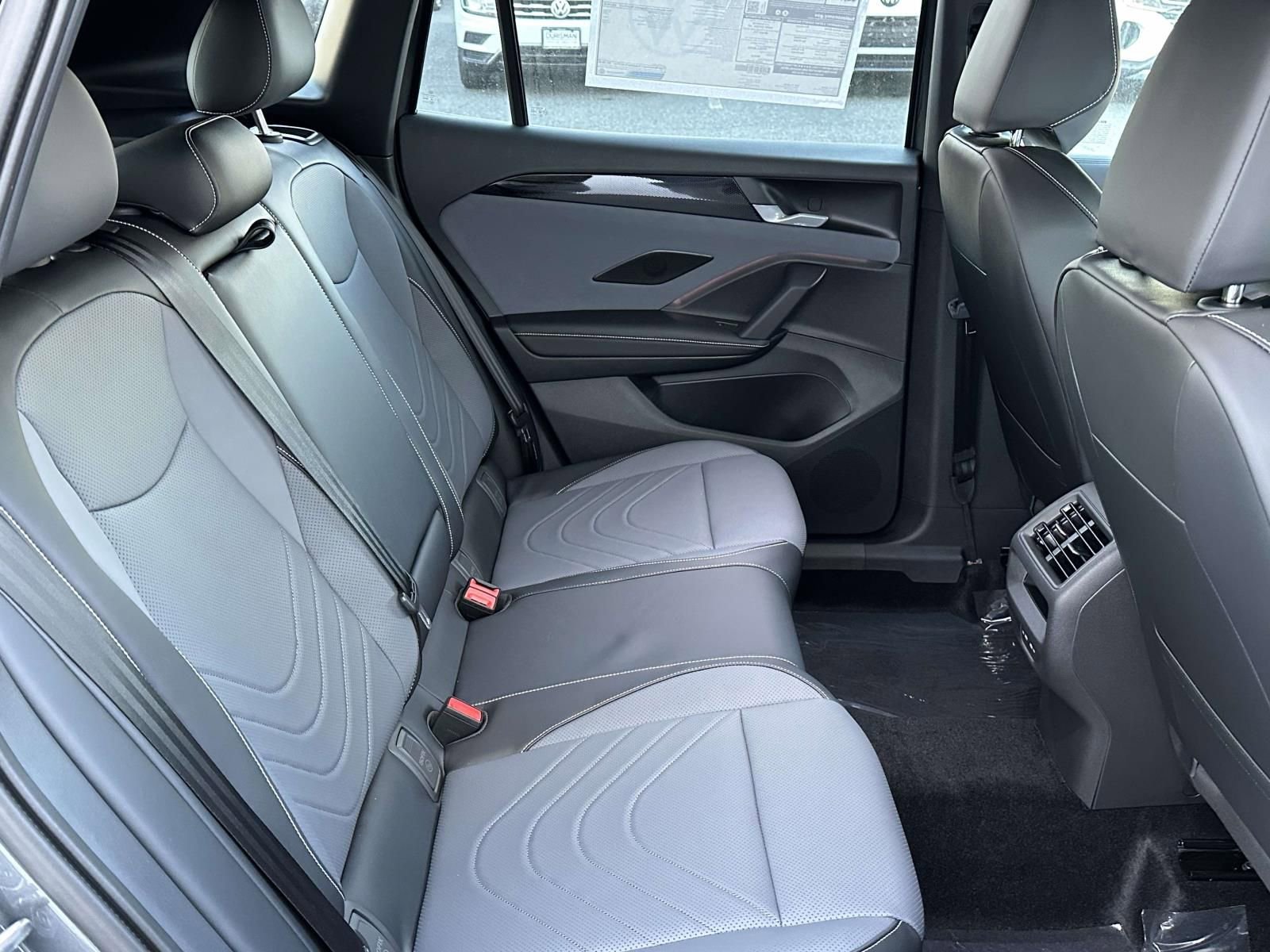 New 2026 Volkswagen Tiguan SE R-Line image 15