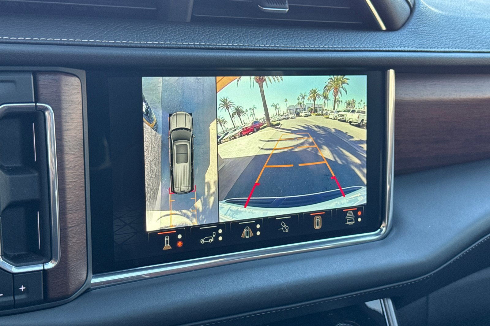 Certified 2023 GMC Yukon Denali Ultimate AWD/4WD image 22