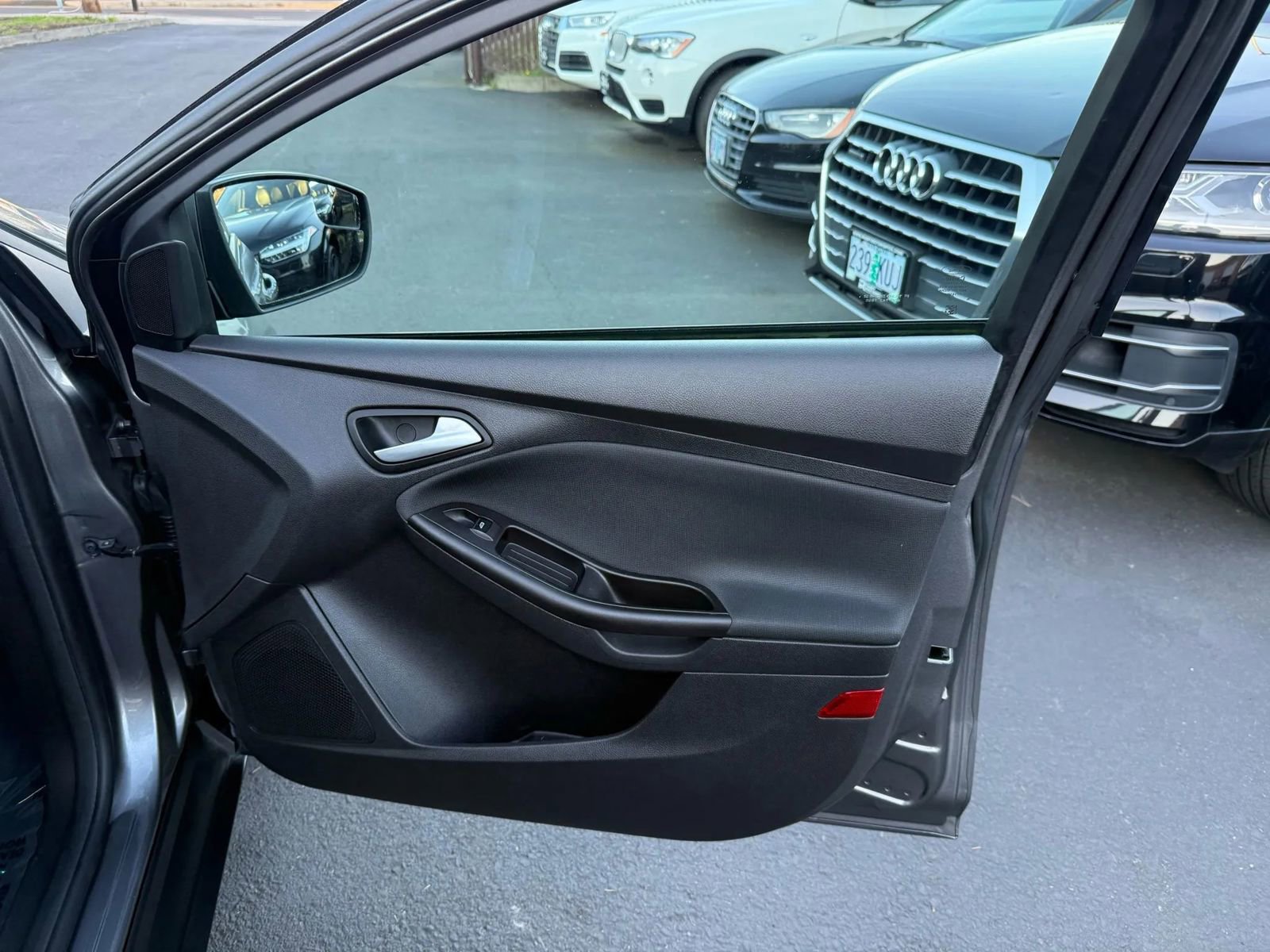 Used 2014 Ford Focus SE w/ SE Sport Package image 14