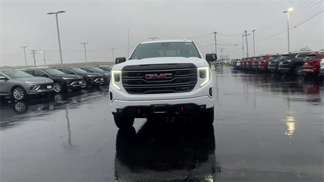 New 2026 GMC Sierra 1500 AT4 w/ Technology Package image 3