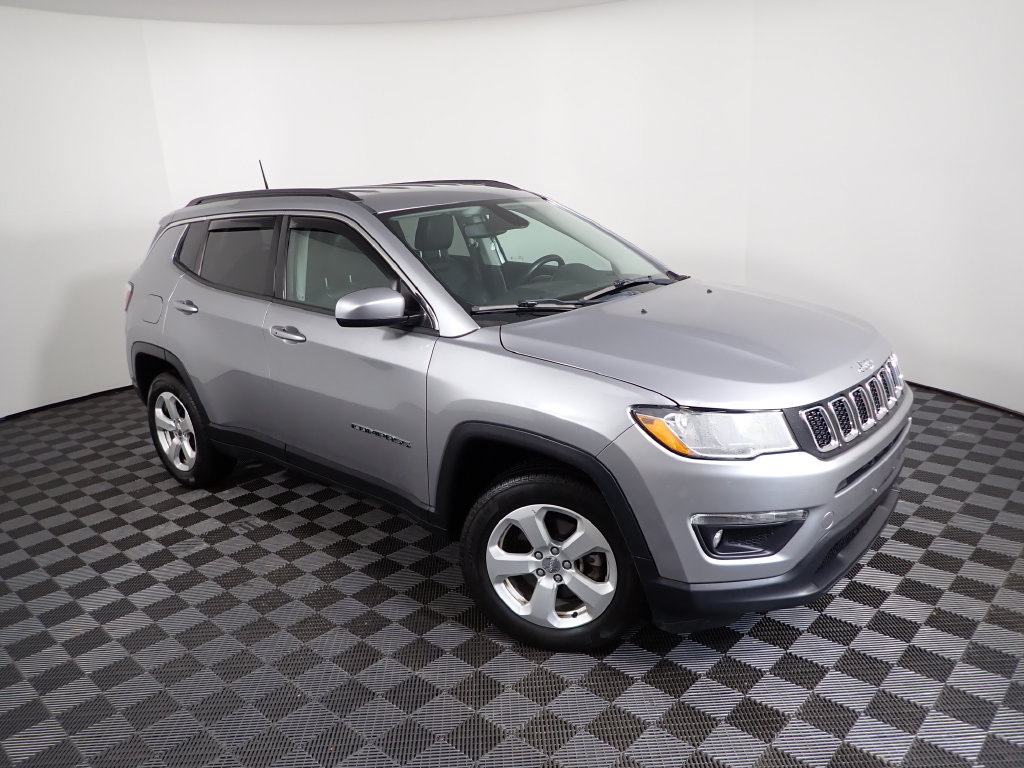 Used 2018 Jeep Compass Latitude w/ Cold Weather Group AWD/4WD image 7