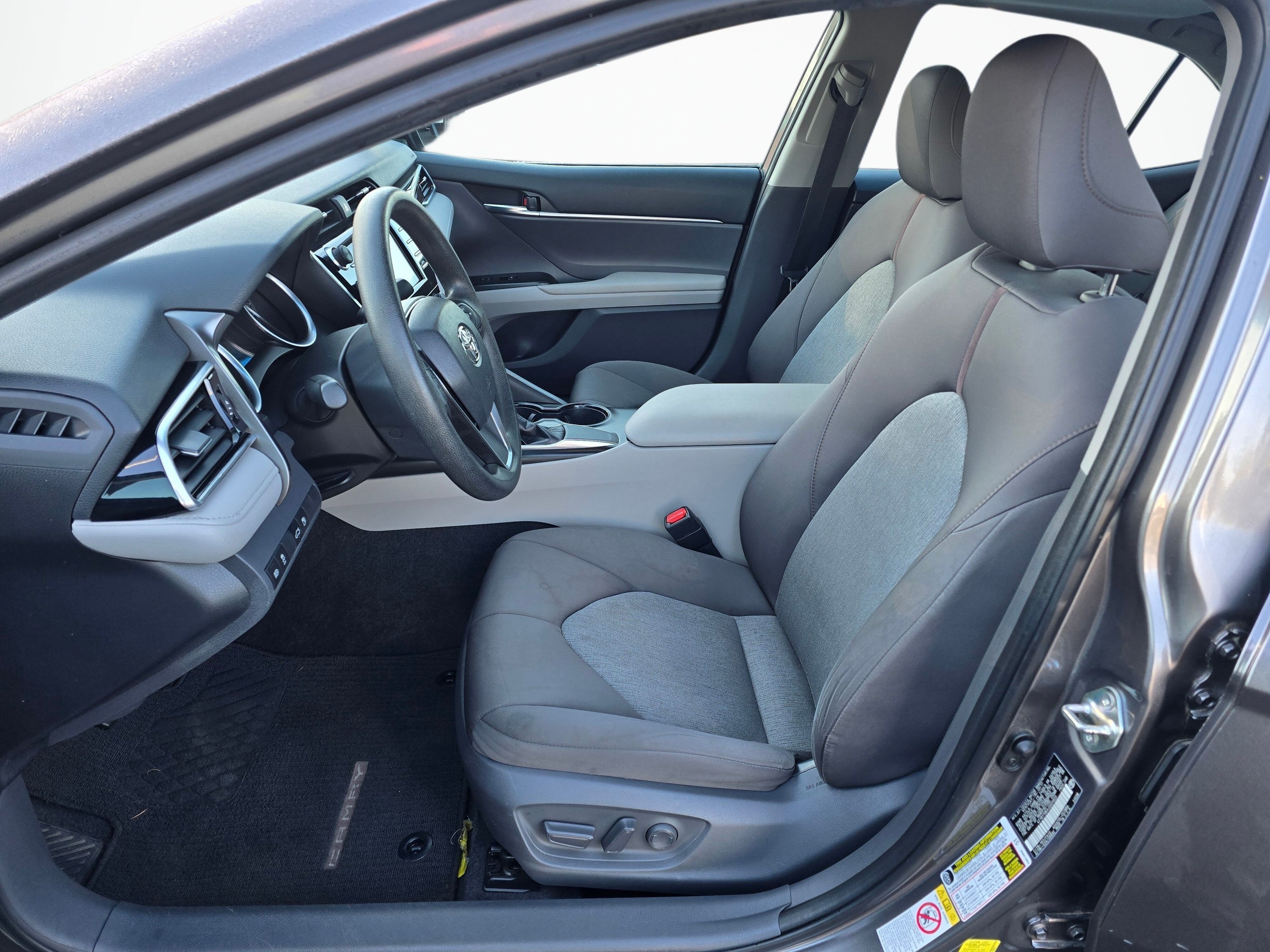 Used 2018 Toyota Camry LE w/ Moonroof Package FWD image 12