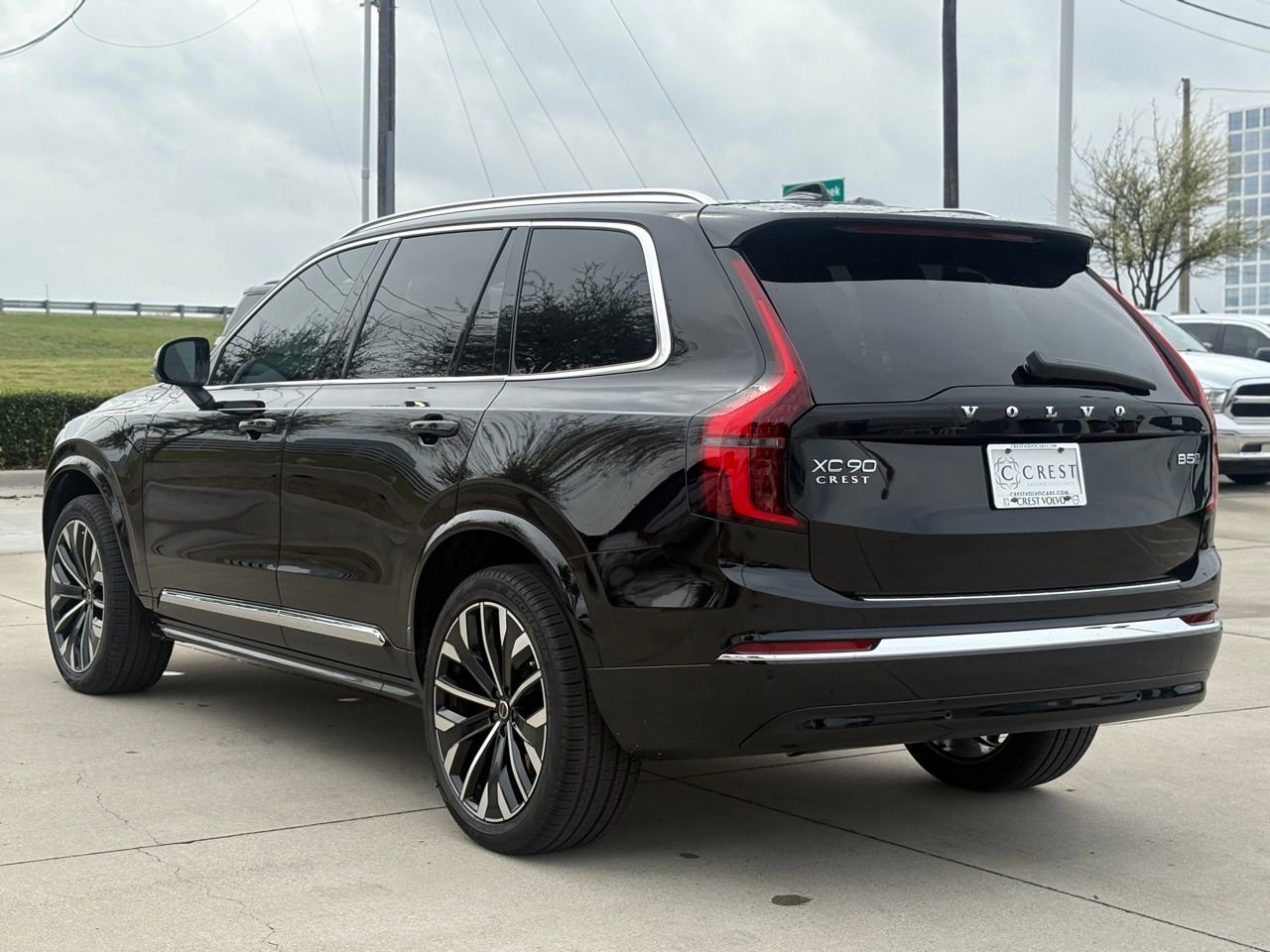 New 2026 Volvo XC90 B5 Core w/ Protection Package Premier image 7