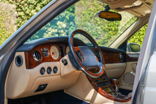 Used 2003 Bentley Arnage R image 21
