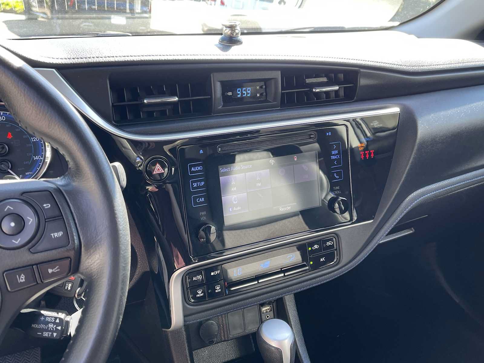 Certified 2019 Toyota Corolla SE w/ Carpet Mat Package (TMS) FWD image 21