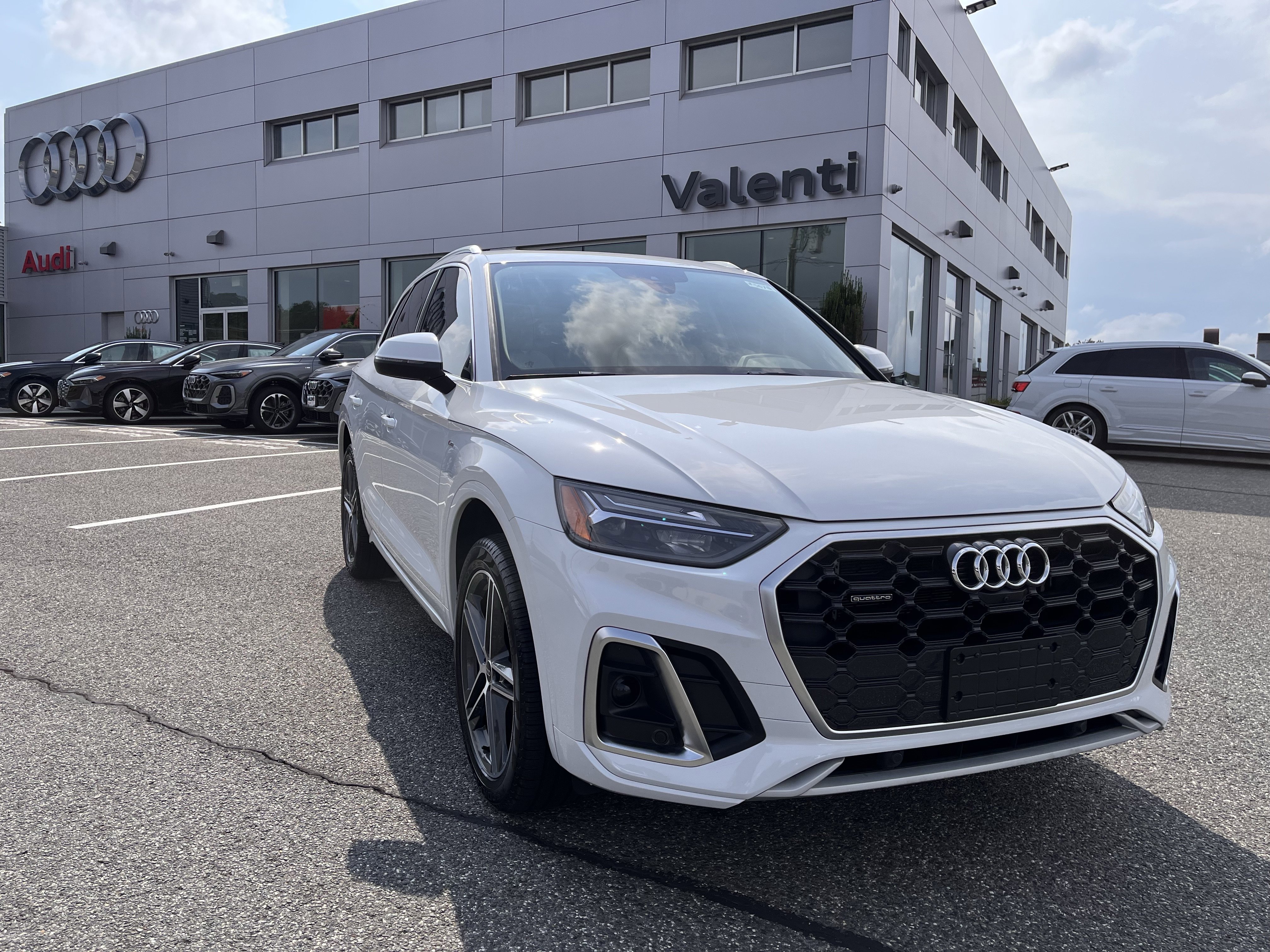 Certified 2025 Audi Q5 e Premium Plus w/ Premium Plus Package image 1