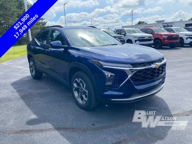 Used 2024 Chevrolet Trax LT w/ Driver Confidence Package FWD image 9