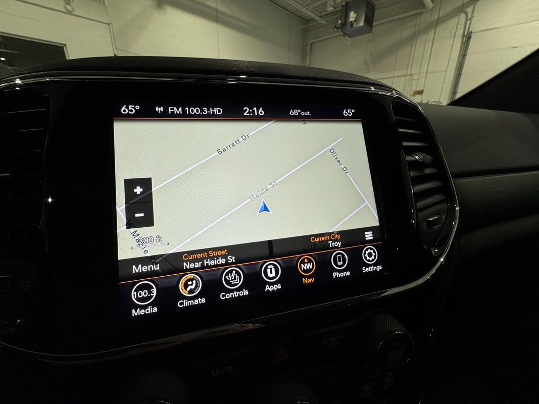 Used 2020 Jeep Grand Cherokee Altitude image 19