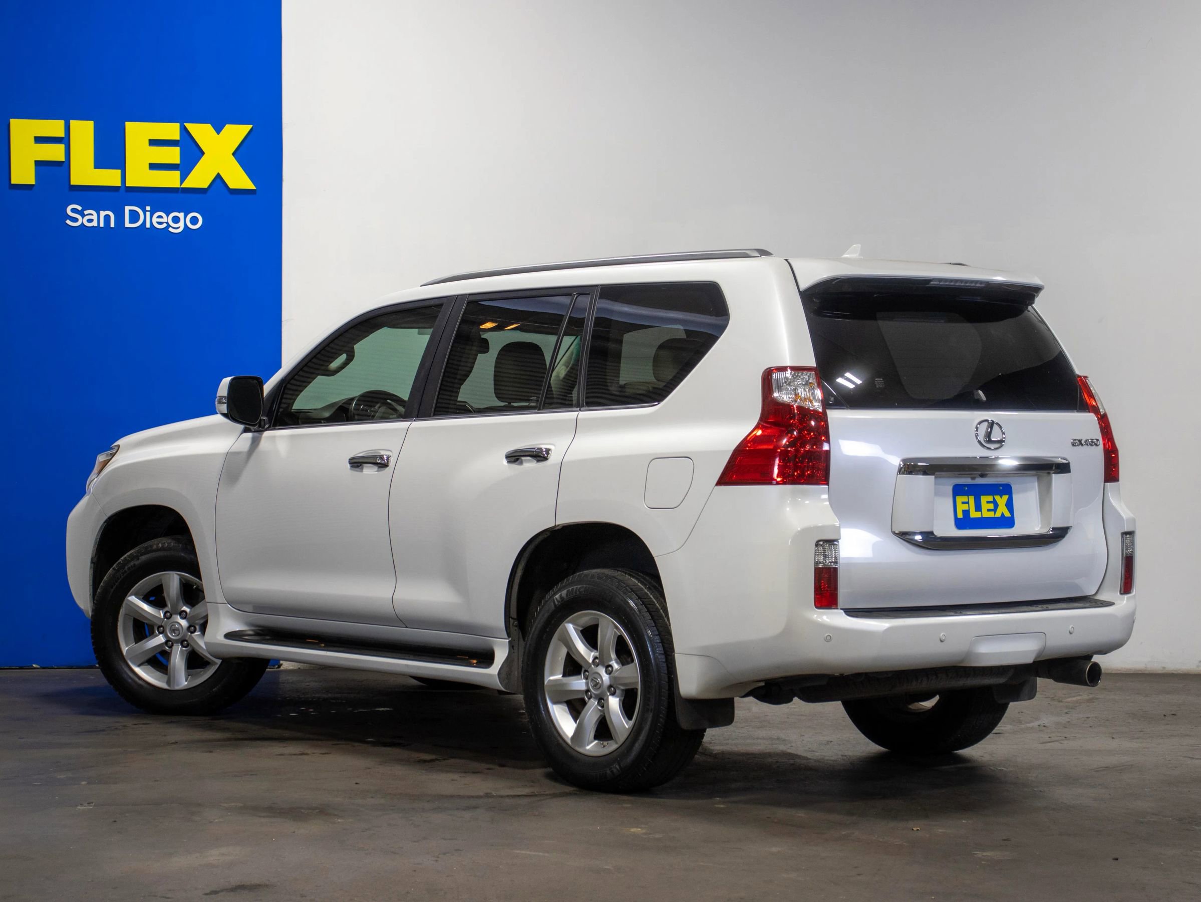 Used 2011 Lexus GX 460 image 3