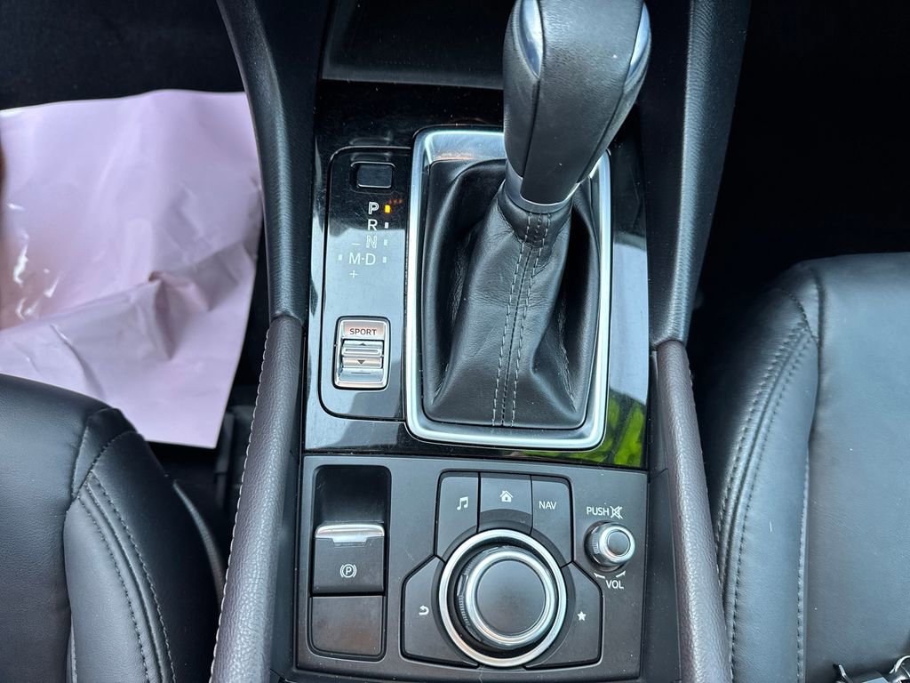 Used 2018 MAZDA MAZDA3 Touring image 19