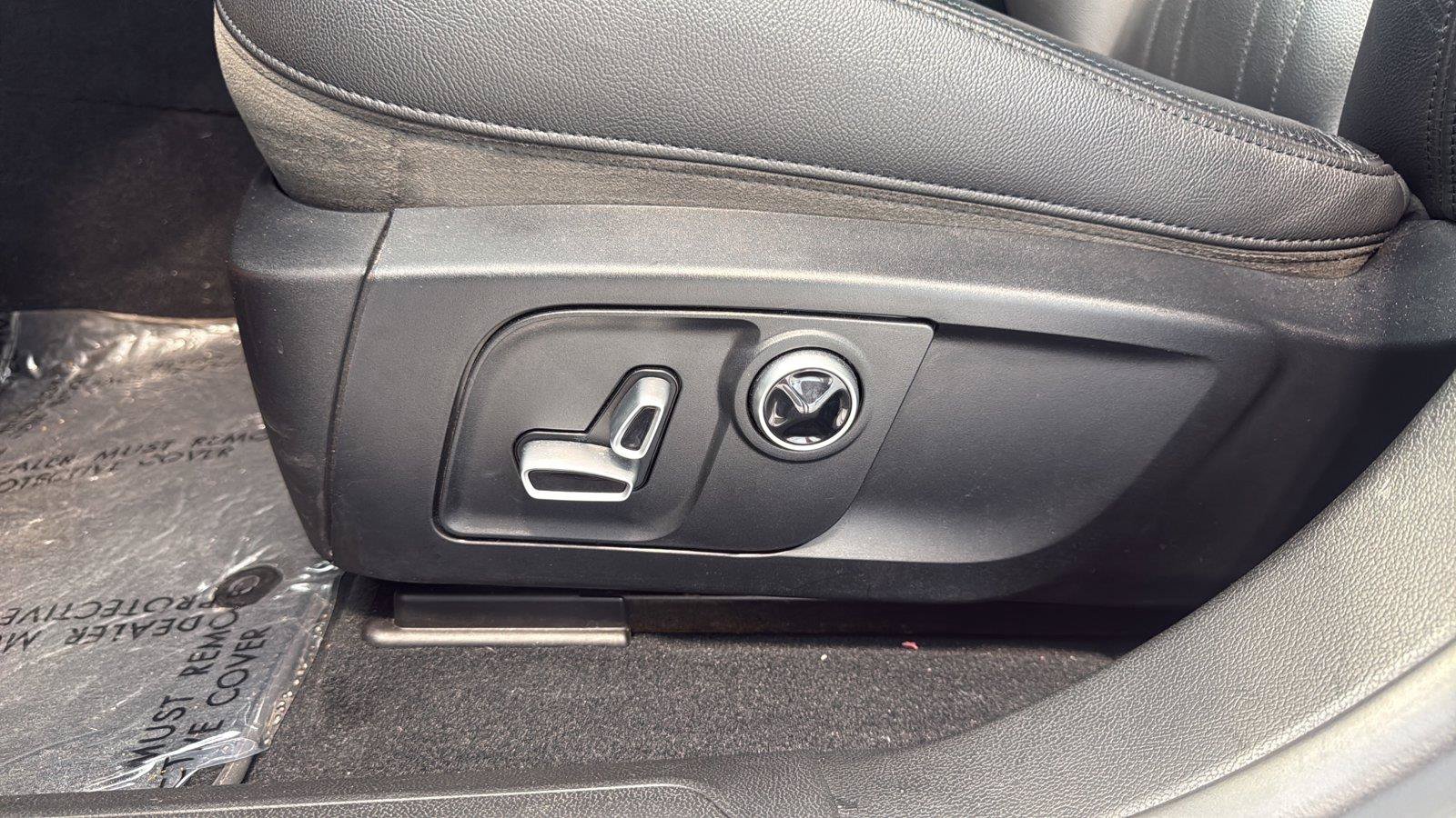 Used 2023 Maserati Levante Modena AWD/4WD image 23
