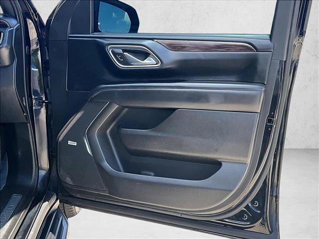 Used 2023 Chevrolet Suburban LT RWD image 18