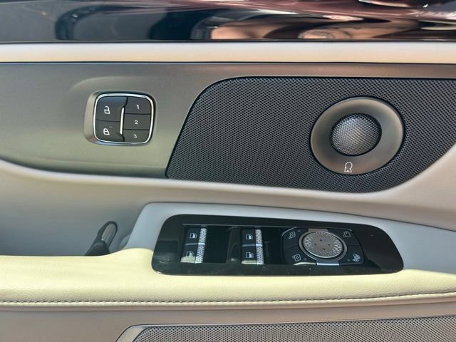 New 2025 Lincoln Nautilus Premier w/ Equipment Group 102A AWD/4WD image 18