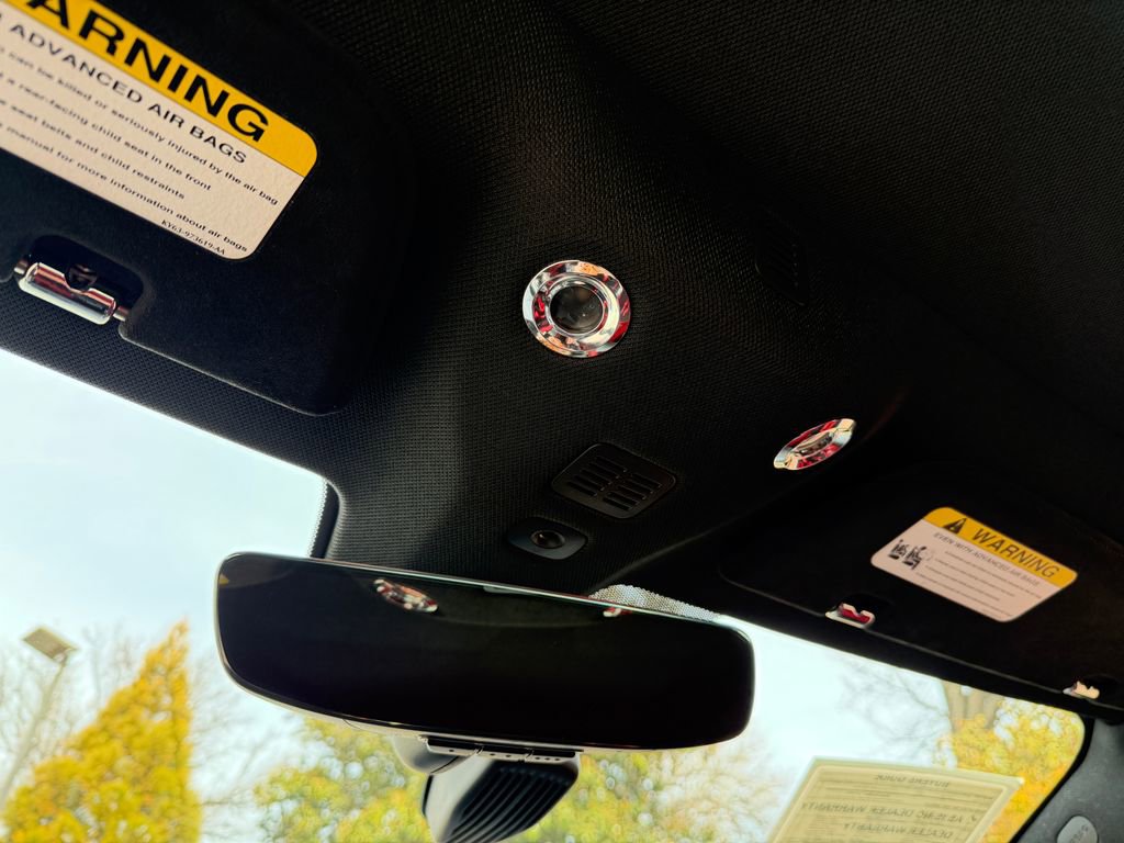 Used 2023 Aston Martin V8 Vantage Coupe image 38