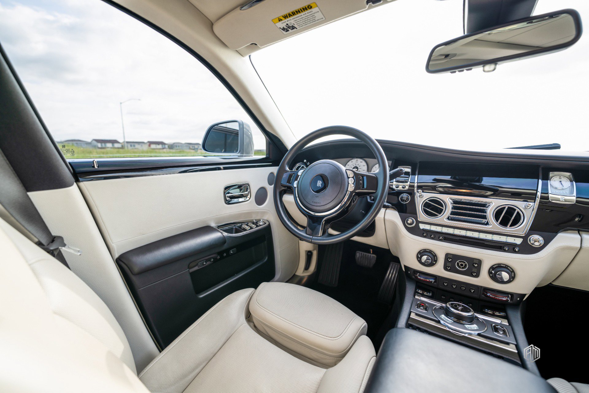 Used 2016 Rolls-Royce Ghost image 24